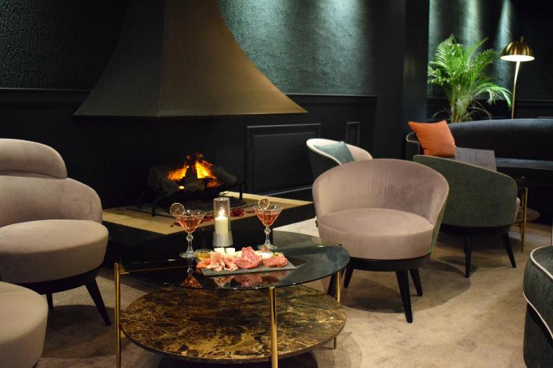 Le Trophée Boutique Hôtel Spa- La Loggia Appart'hôtel - image 14