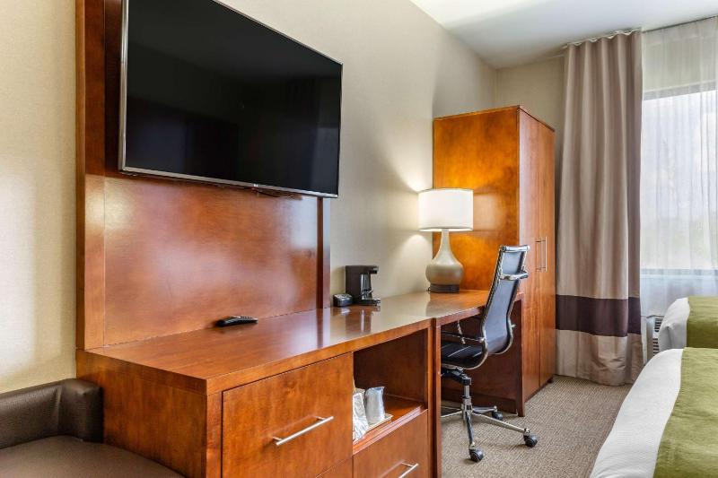 Double Suite with Two Double Beds - Non-Smoking image 4