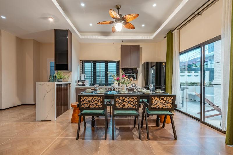 Luxury Pool Villa Jomtien | 4BR | 1 Min to Beach - image 8