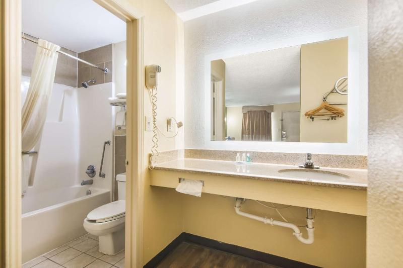 Standard King Room - Non-Smoking  image 2