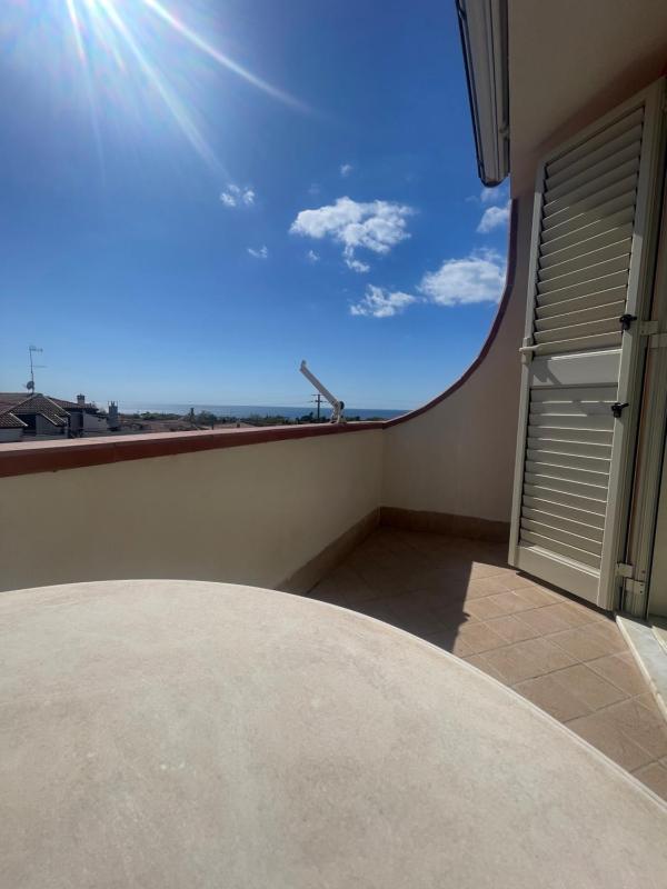 Superior Double Room with Sea View image 2