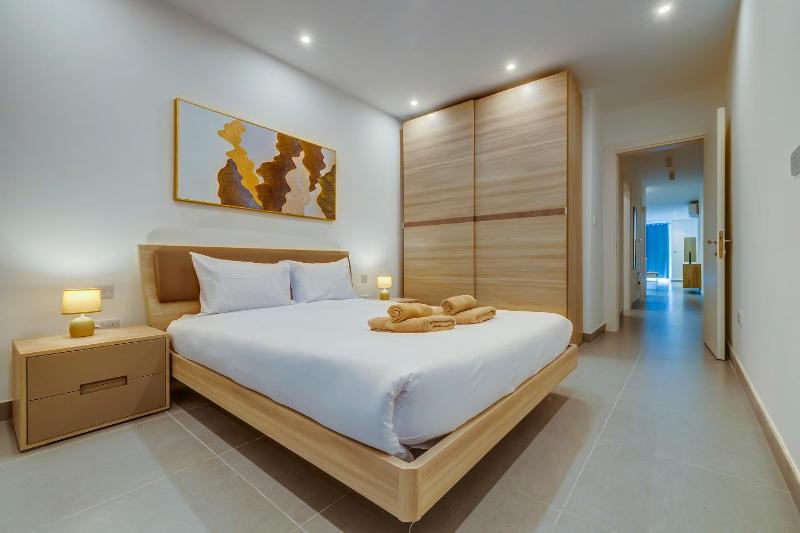 Bright and Modern 2BR Prime St Julian’s Location - image 10