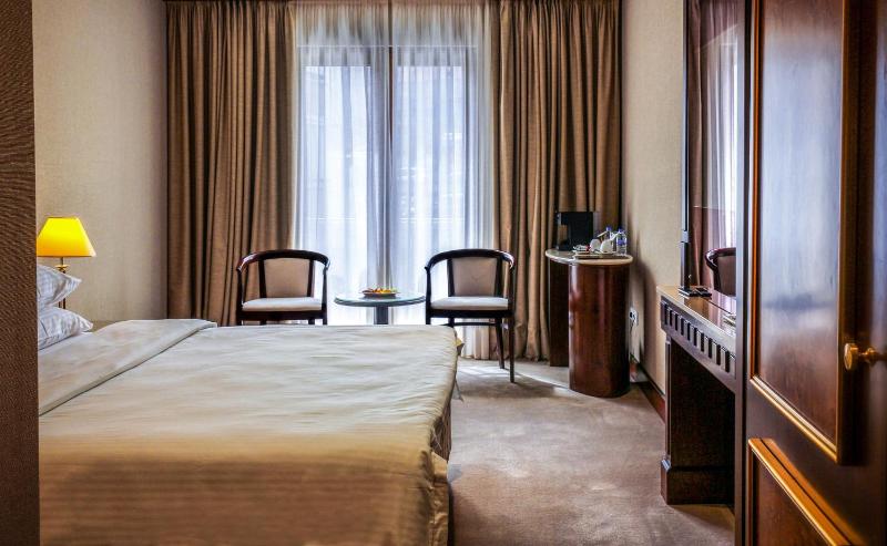 Deluxe Double Room image 2