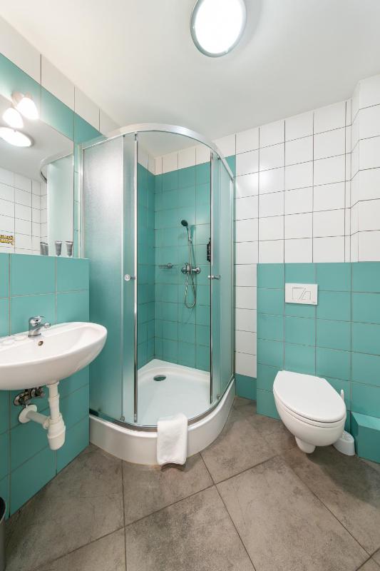 Double Room with Extra Bed image 4