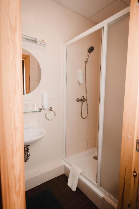 Standard Double Room image 3
