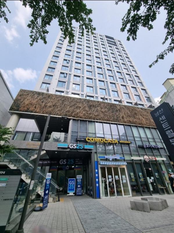 Seoul COMOCASA Fully Furnished Studio - image 1
