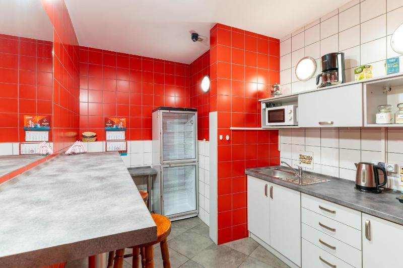 Small Single Room image 3