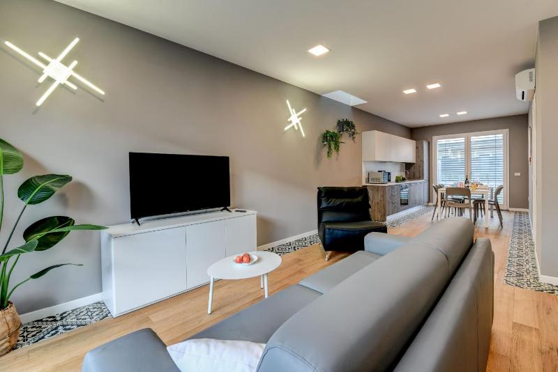 Villetta Dolci Luxury Home - A2 - image 25
