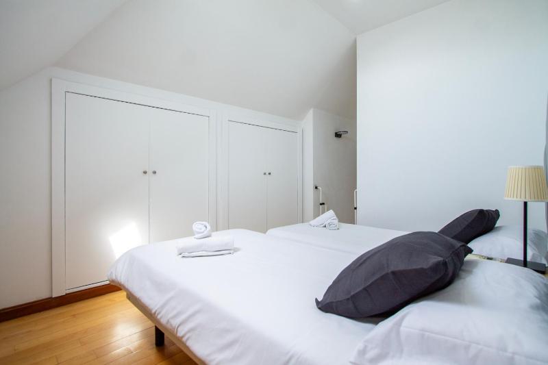 Three-Bedroom Duplex image 3