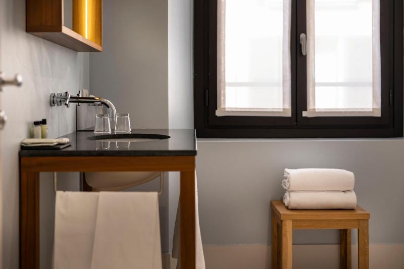 Fitness Deluxe Suite image 2