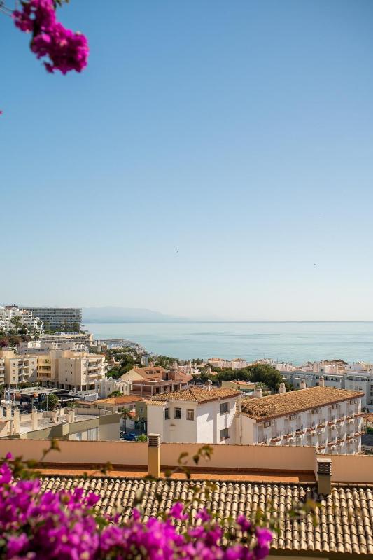 Perfect Terrace Amazing views Great Location - image 4