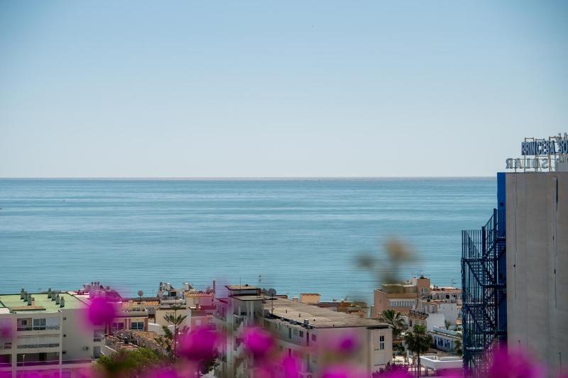 Perfect Terrace Amazing views Great Location - image 9