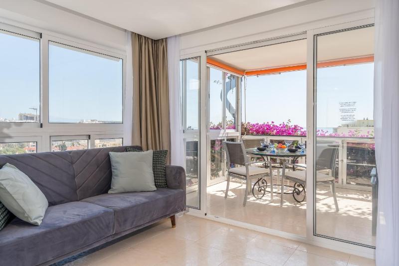 Perfect Terrace Amazing views Great Location - image 28