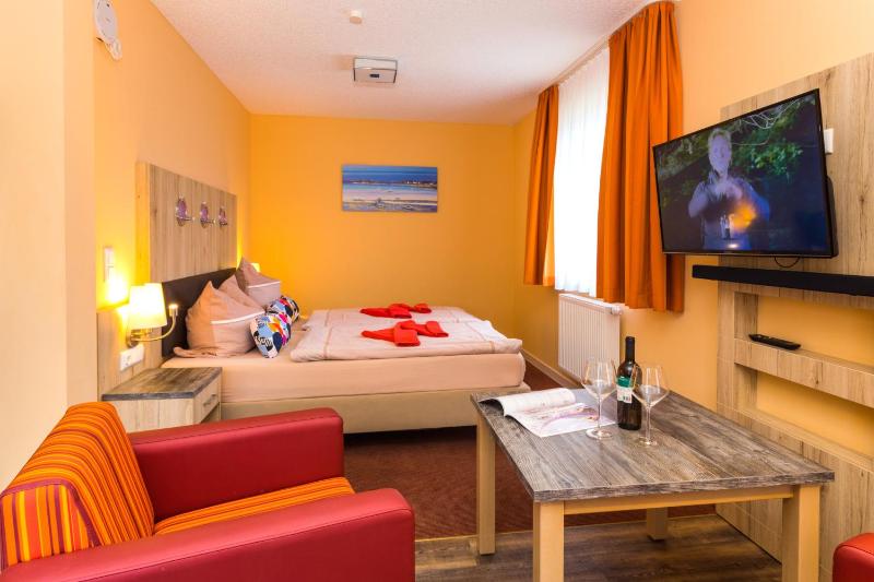 Standard Apartment with Balcony image 4