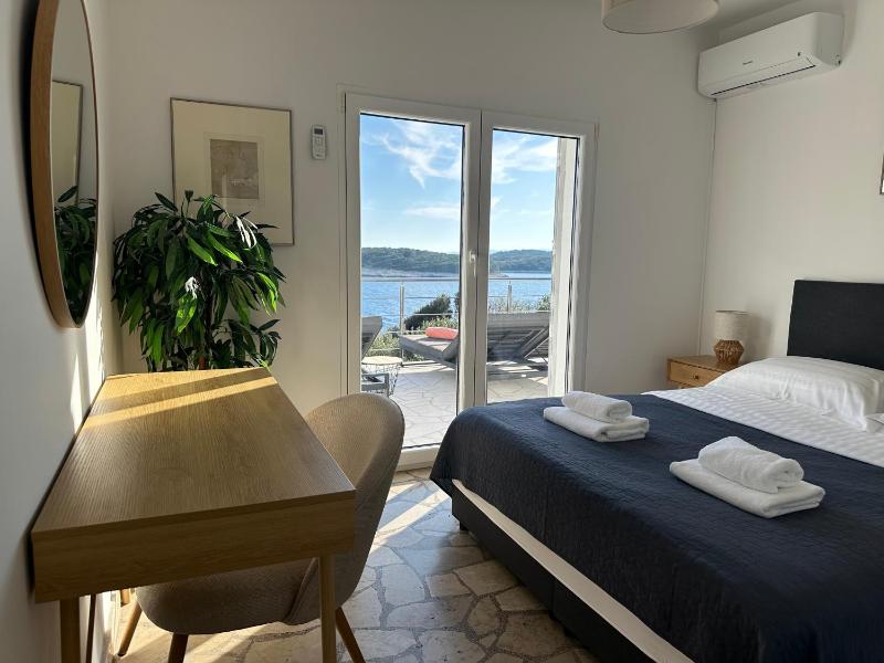 Hvar Dream View Penthouse with Hot Tub - image 18
