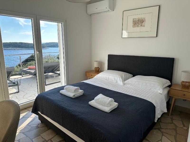 Hvar Dream View Penthouse with Hot Tub - image 6