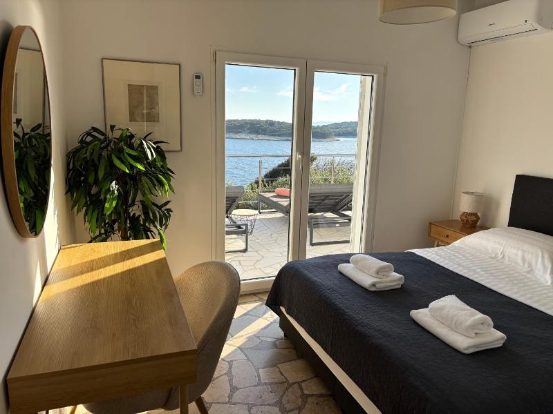 Hvar Dream View Penthouse with Hot Tub - image 39