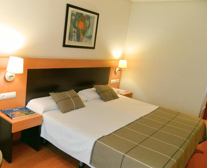 Double room for single use with parking image 3