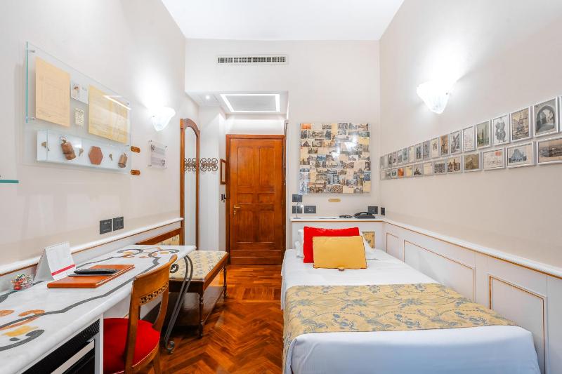 Single Room image 4
