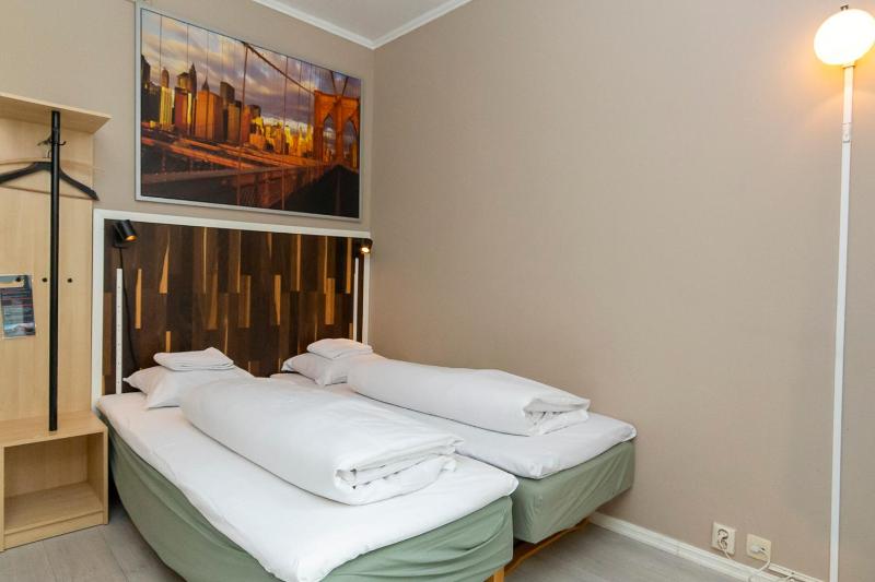 Double Room image 4