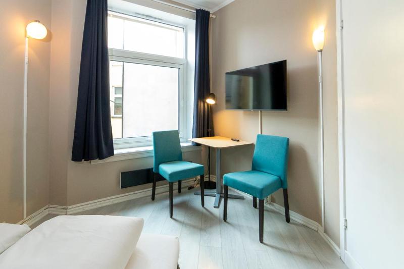 Double Room image 3