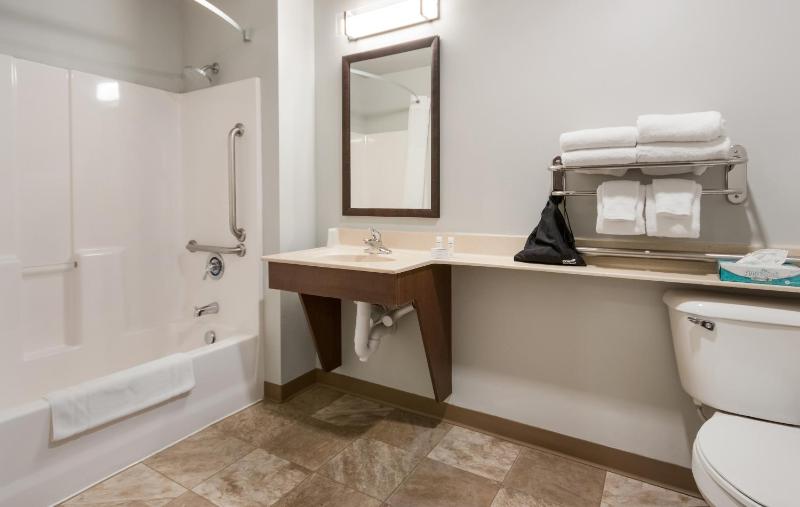 King Room - Mobility Accessible image 2