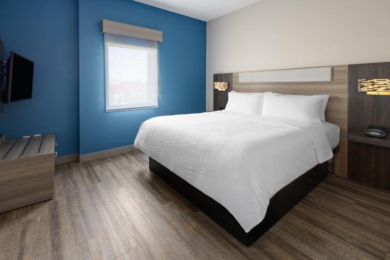 One-Bedroom King Suite image 4