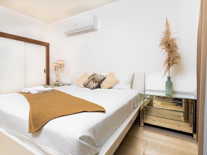 Private Beach Luxury Villa - image 46
