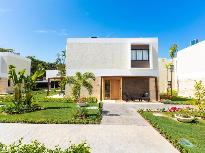 Private Beach Luxury Villa - image 11