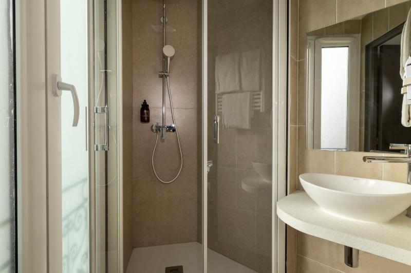 Triple Room image 4