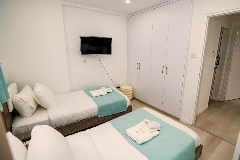Lazuli Sea View Beachfront Ap 21 - image 2