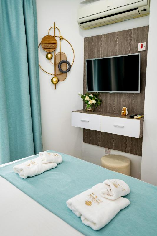 Lazuli Sea View Beachfront Ap 21 - image 15