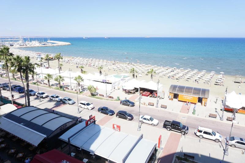 Lazuli Sea View Beachfront Ap 21 - image 13