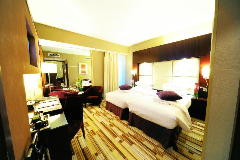 Double or Twin Room image 2