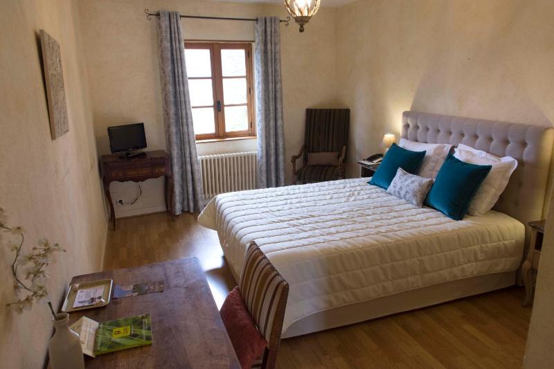 Superior Double Room with Garden View image 1