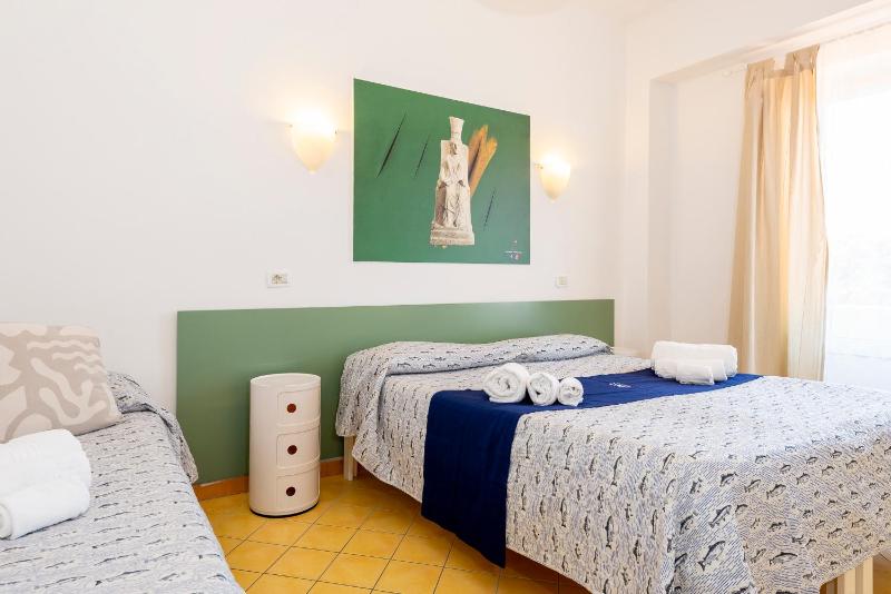 Double Room image 3
