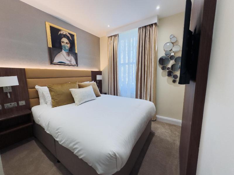 Deluxe Double Room image 3