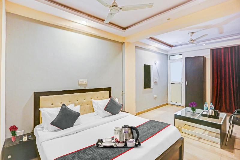 Townhouse Zodiac Near Botanic Garden of Indian Republic - image 8