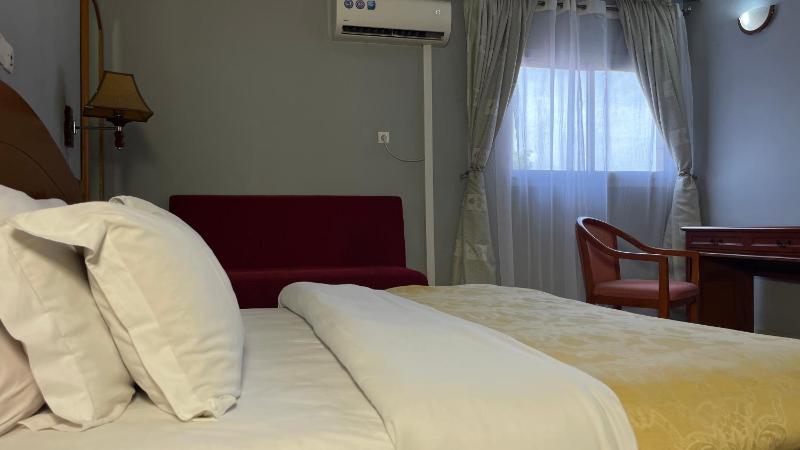 Hotel Peninsule Bonamoussadi Douala - image 13