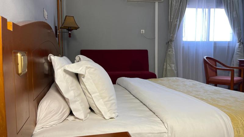 Hotel Peninsule Bonamoussadi Douala - image 9