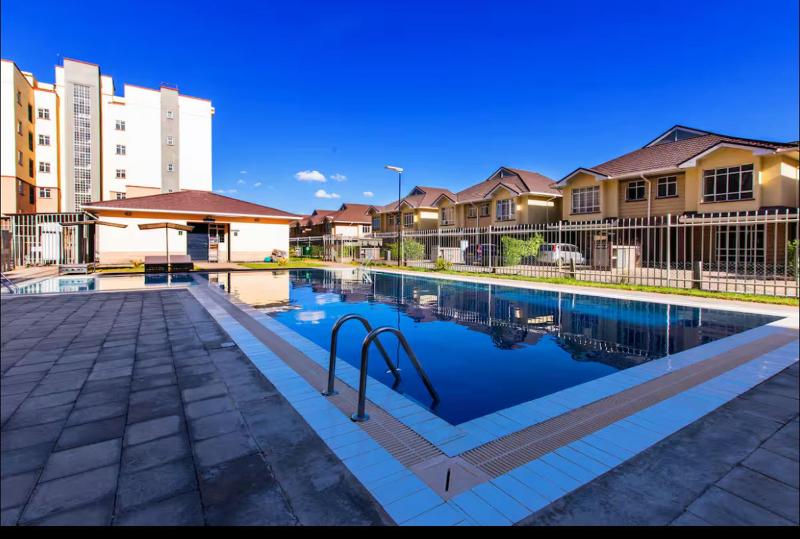 Crystal Sky 2-Bedrooms with 3 beds Pool and balcony - image 1