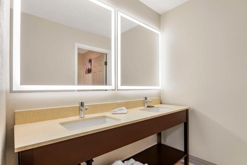 King Room image 2
