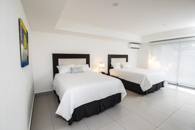Deluxe Double Room image 1