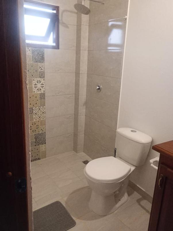 Apartamento nuevo cerca plaza con parqueo - image 12