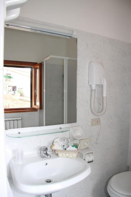 Double or Twin Room image 3