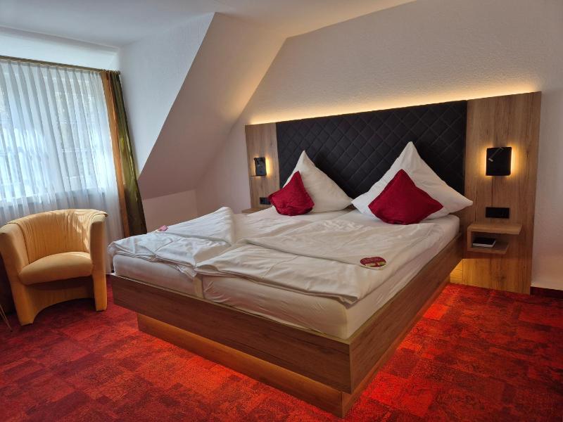 Double Room image 4