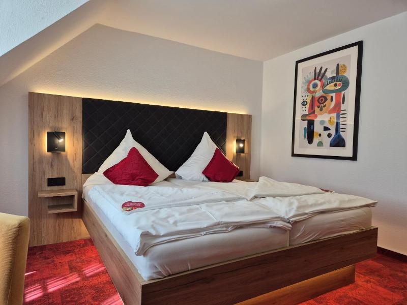 Double Room image 2
