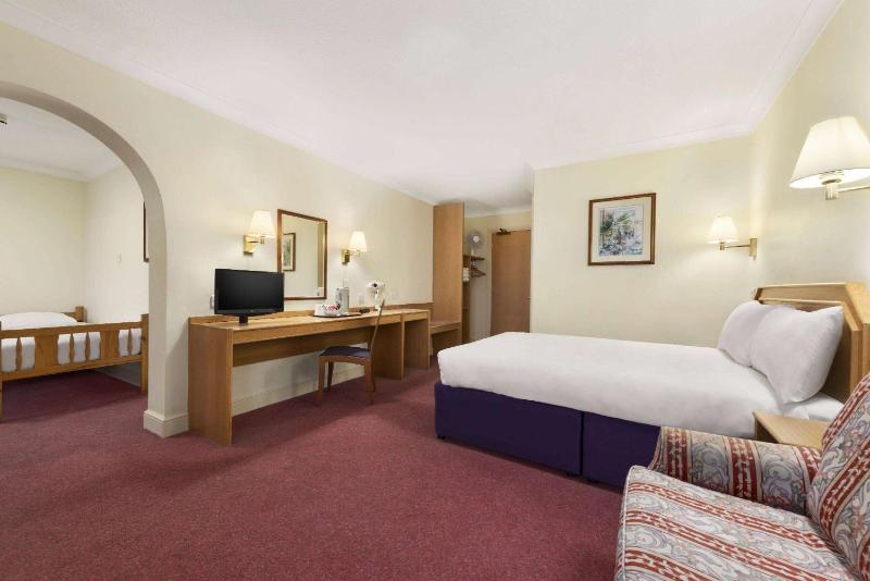 Family Room (One Double & Two Singles) image 1