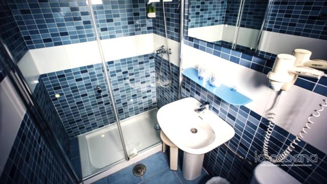 Double or Twin Room image 2
