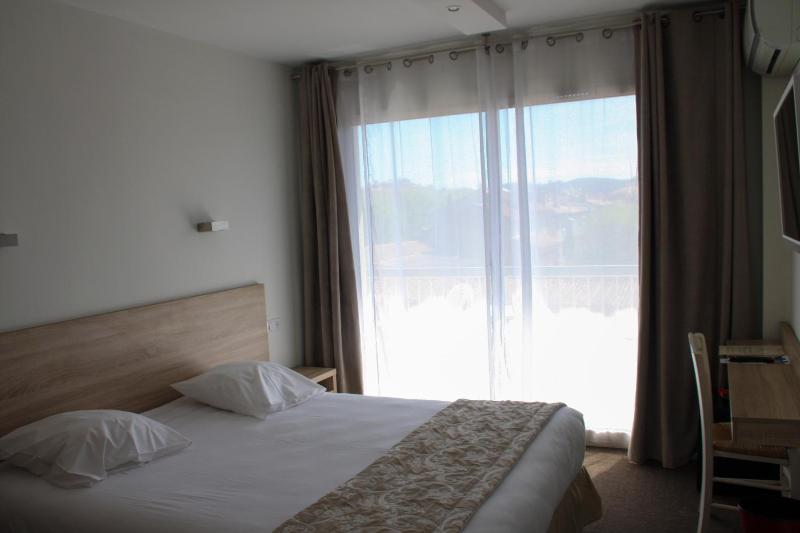 Standard Double Room Courtyard Side image 3
